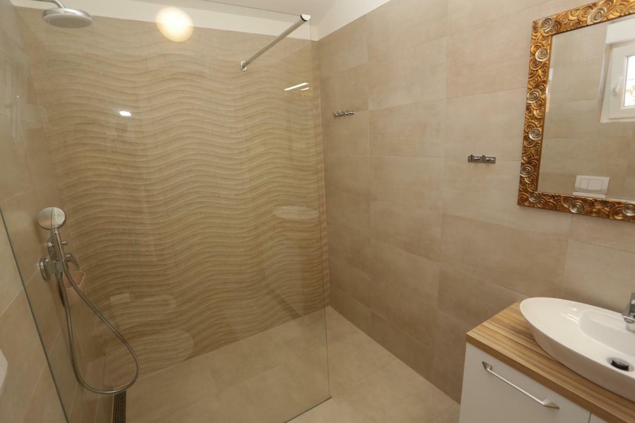 Luxury Villa Lidija Brzac Exterior foto